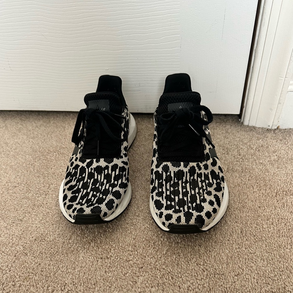 ADIDAS WOMENS SWIFT RUN 1.0 RUNNING SHOE - Picture 3 of 7